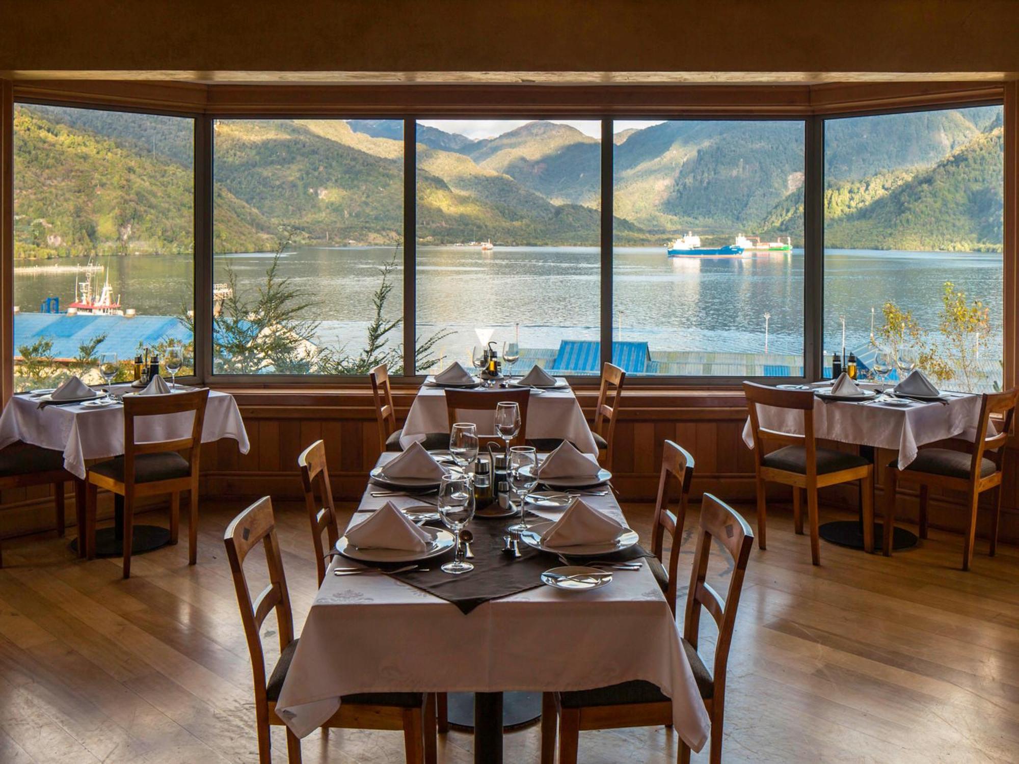 Loberias Del Sur Hotel Puerto Chacabuco Ngoại thất bức ảnh